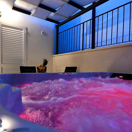 Jacuzzi Apartment Minnie ดูบรอฟนิก ภายนอก รูปภาพ