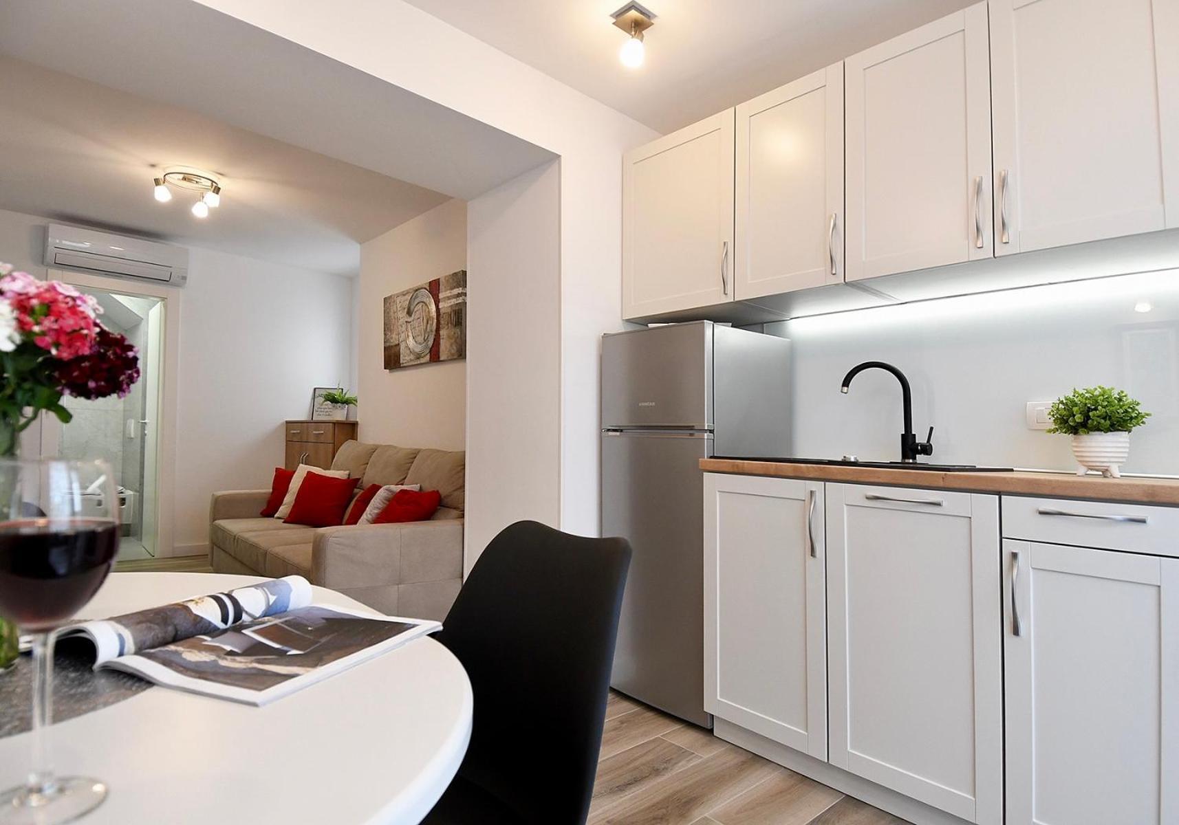 Jacuzzi Apartment Minnie ดูบรอฟนิก ภายนอก รูปภาพ