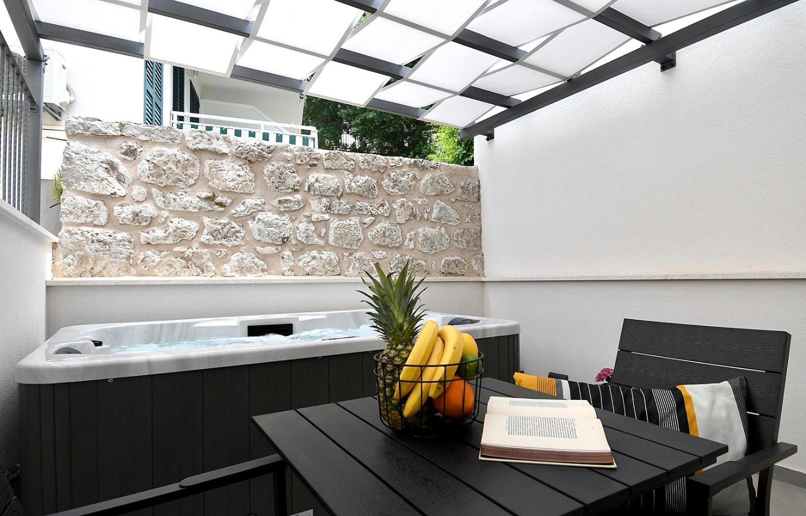 Jacuzzi Apartment Minnie ดูบรอฟนิก ภายนอก รูปภาพ